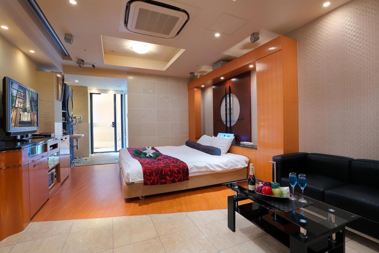Hotel Axis -アクシス- (Adults Only) Osaka Exterior foto
